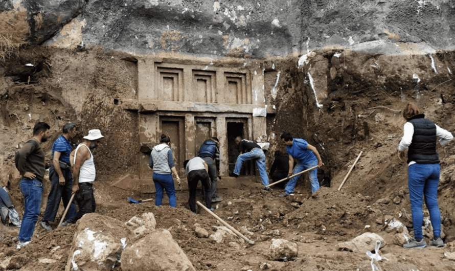 3,300-Year-Old Ancient Tomb Related To Queen Nefertiti Recently Discovered And Explored In Turkey