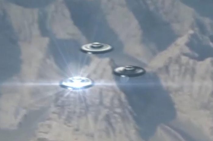 Unveiling the Mystery: Two Airplanes Circling a “Flying Saucer” in Antarctica via Google Earth