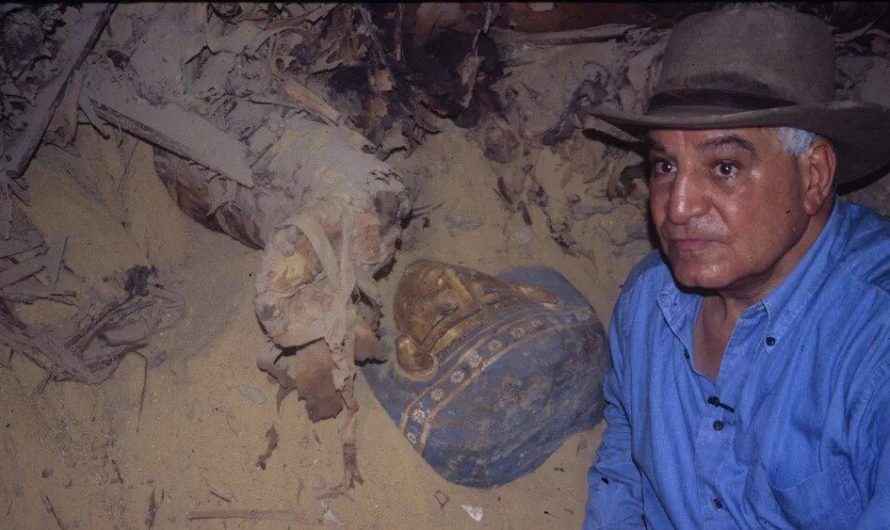 Monumental Discovery: 300 Mummies Found in Newly Uncovered Giza Pyramid