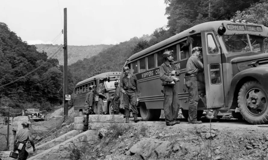 Miners at Kopperston Mine, 1946: A Glimpse into West Virginia’s Coal Legacy