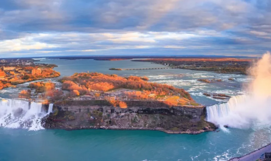 Niagara Falls: The Thunderous Wonder of Water and Power