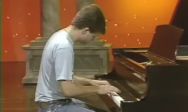 He Walked Onto the Stage Quietly—Then His Voice Changed Everything in Seconds